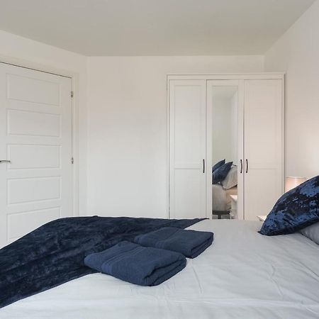 Broughton  Two Bedroom Apartment - Milton Keynes By Aryas Properties מראה חיצוני תמונה