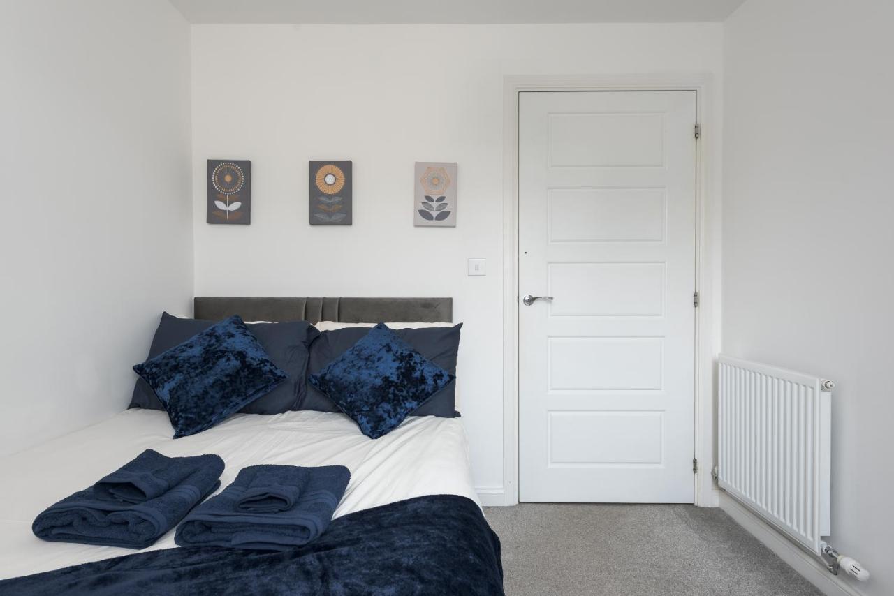 Broughton  Two Bedroom Apartment - Milton Keynes By Aryas Properties מראה חיצוני תמונה