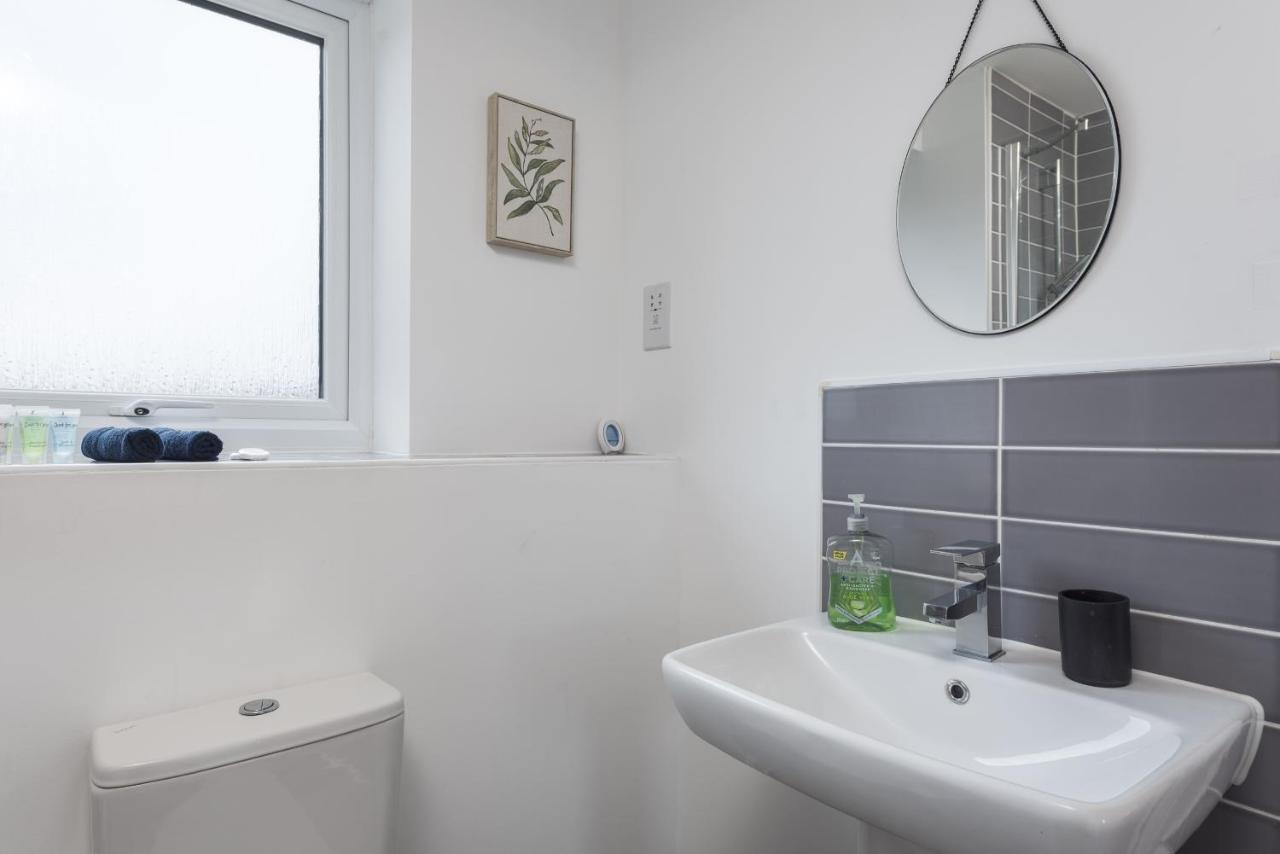 Broughton  Two Bedroom Apartment - Milton Keynes By Aryas Properties מראה חיצוני תמונה