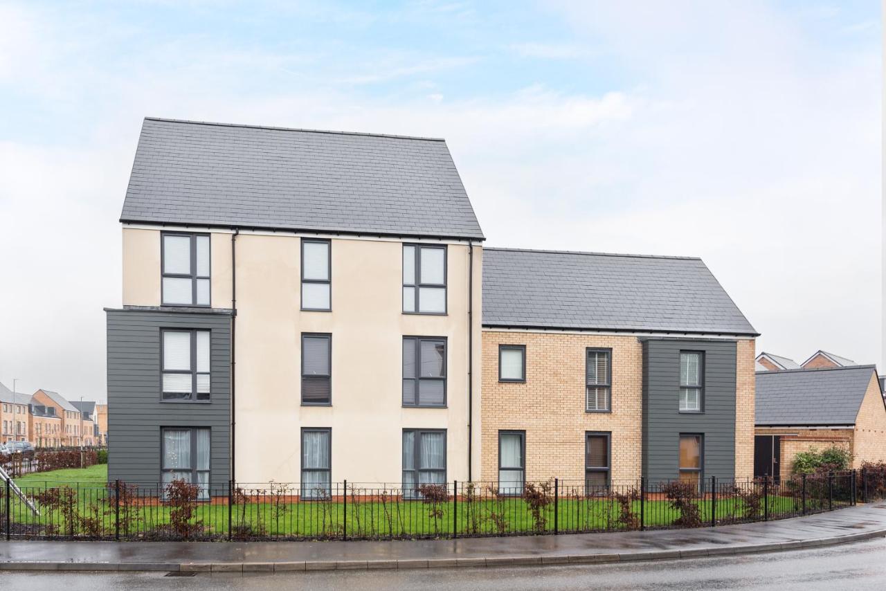 Broughton  Two Bedroom Apartment - Milton Keynes By Aryas Properties מראה חיצוני תמונה
